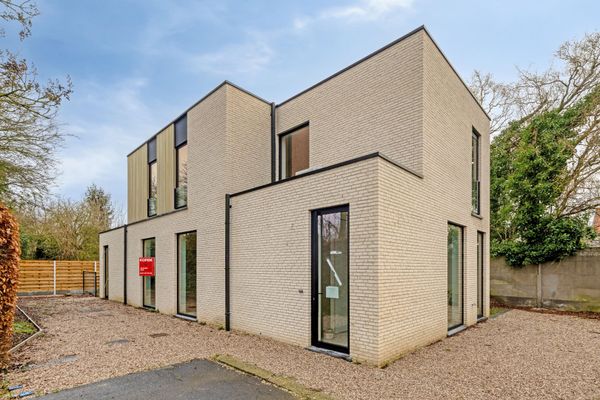 Huis
                                te koop
                                in Roeselare