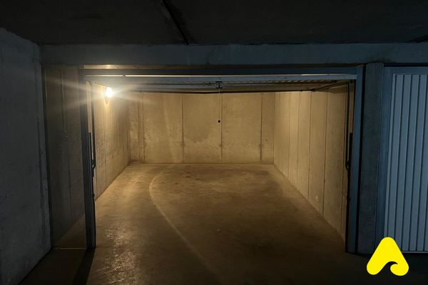 Garage a vendre / La Panne