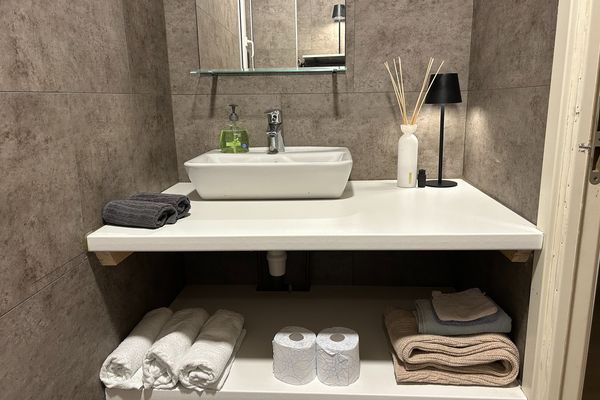 Estate main image