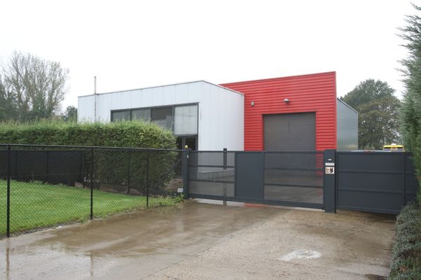 Bedrijfsgebouw
                            te koop in Tessenderlo