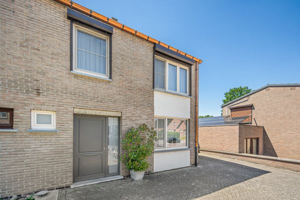Estate main image