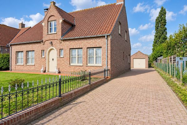 Huis
                                te koop
                                in Zedelgem