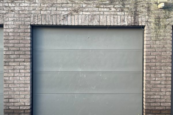 Garage - Parking
                                verkocht
                                in Aartrijke