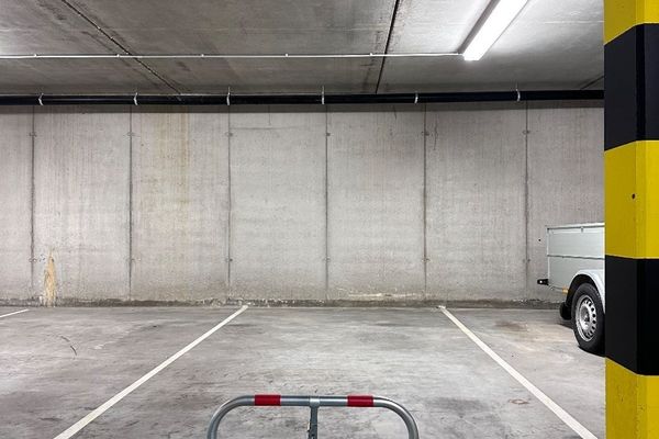 Garage - Parking
                                te huur
                                in Gistel