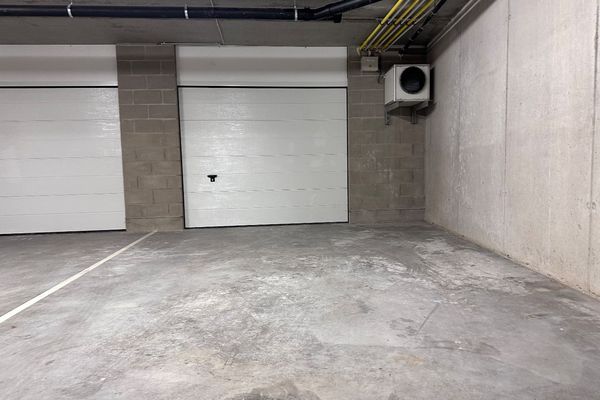 Garage - Parking
                                te koop
                                in Gistel