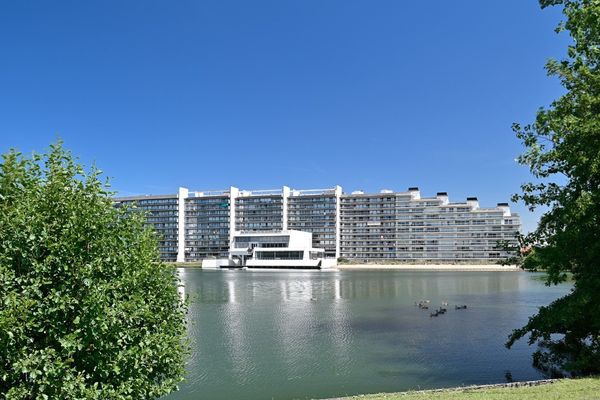 Appartement
                                a vendre
                                in Duinbergen