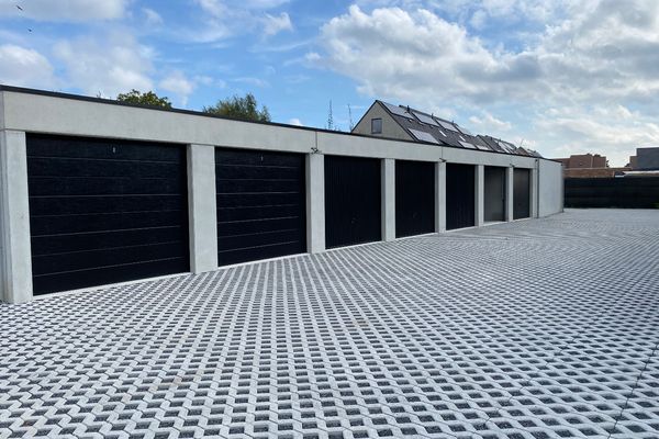 Garage - Parking
                                verkocht
                                in Eernegem