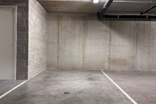 Garage - Parking
                                te koop
                                in Gistel