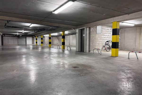 Garage - Parking
                                te huur
                                in Gistel