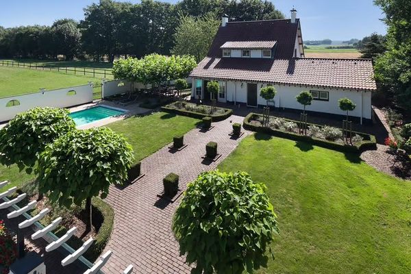 Dwelling
                                sold
                                in Kessel LB