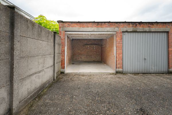 Garage - Parking
                                te koop
                                in Deurne