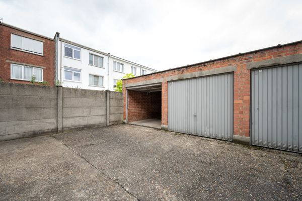 Garage - Parking
                                te koop
                                in Deurne
