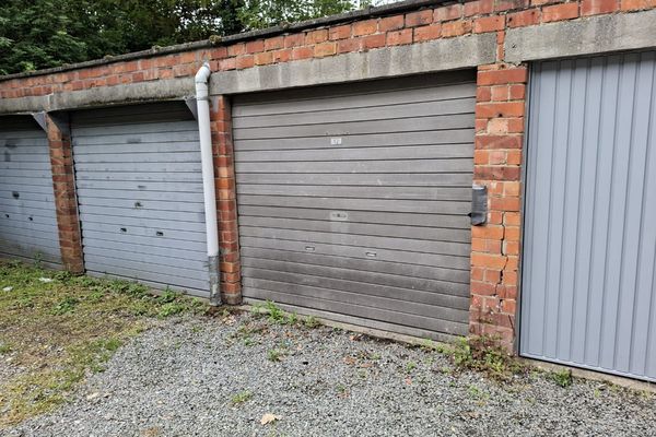 Garage - Parking
                                verhuurd
                                in Deurne