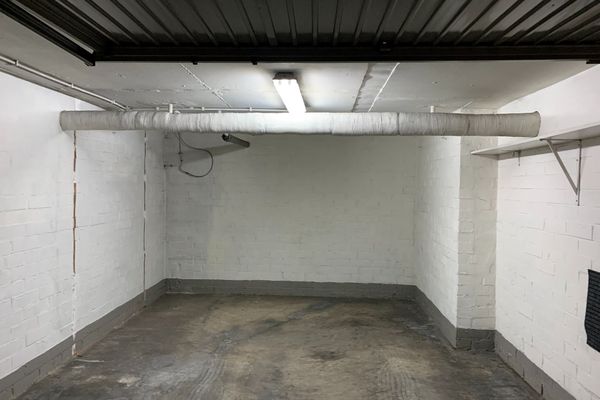 Garage - Parking
                                te koop
                                in Deurne