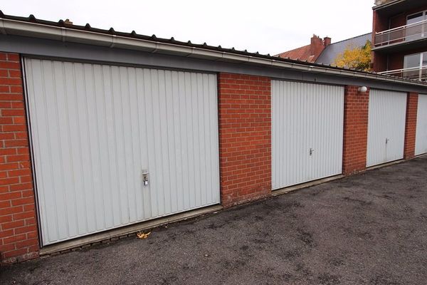 Garage - Parking
                                verkocht
                                in Kortemark