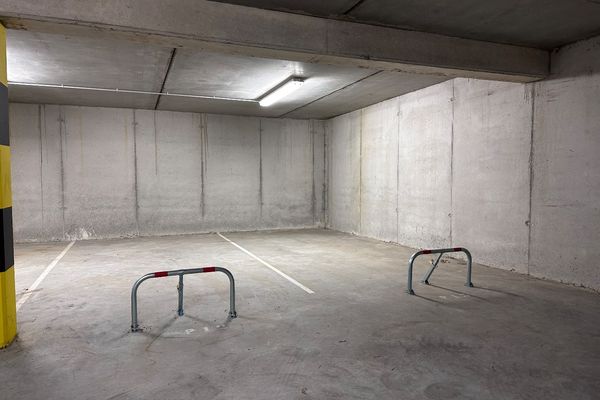 Garage - Parking
                                verkocht
                                in Gistel