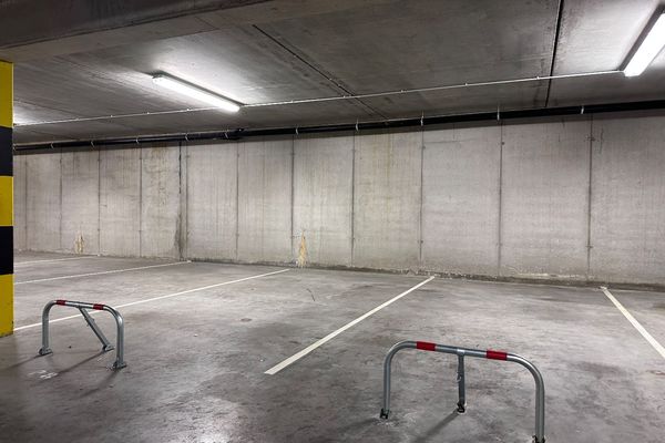 Garage - Parking
                                te koop
                                in Gistel