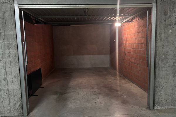 Garage - Parking
                                verkocht
                                in Assebroek