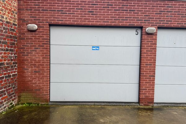 Garage - Parking
                                verhuurd
                                in Roeselare