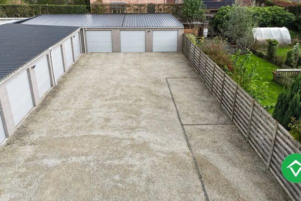 Garage - Parking
                                verkocht
                                in Staden