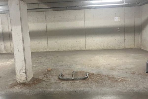 Parking
                            te huur in Mol