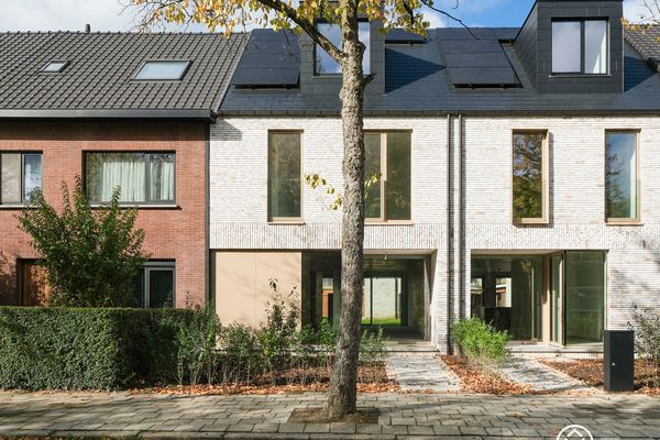 Huis
                                te koop
                                in Hasselt