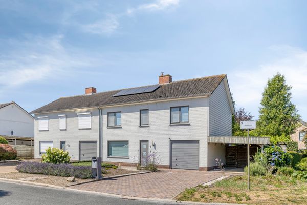 Huis
                                verkocht
                                in Handzame